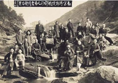 1947年参与故宫文物南迁的部分故宫职员在离开重庆前的合影。