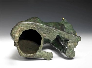 图 3 “盖尔·安德森猫”青铜像底部©大英博物馆